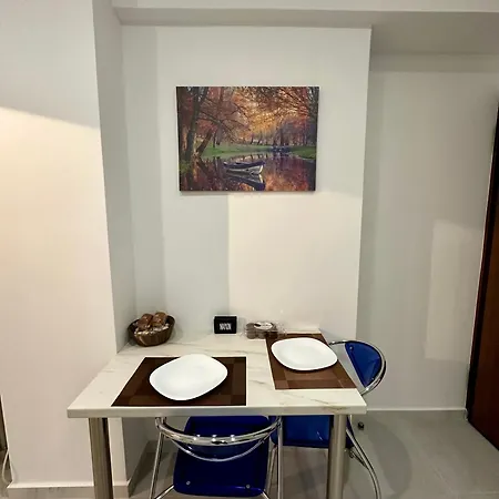 Apartment Fully Renovated In The Heart Of *