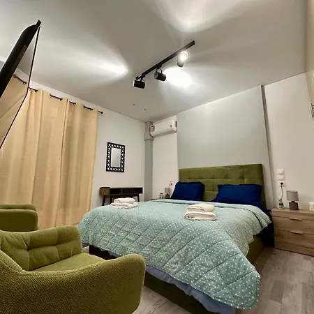 Fully Renovated In The Heart Of * Athens