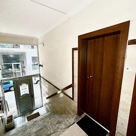 Fully Renovated In The Heart Of * Athens